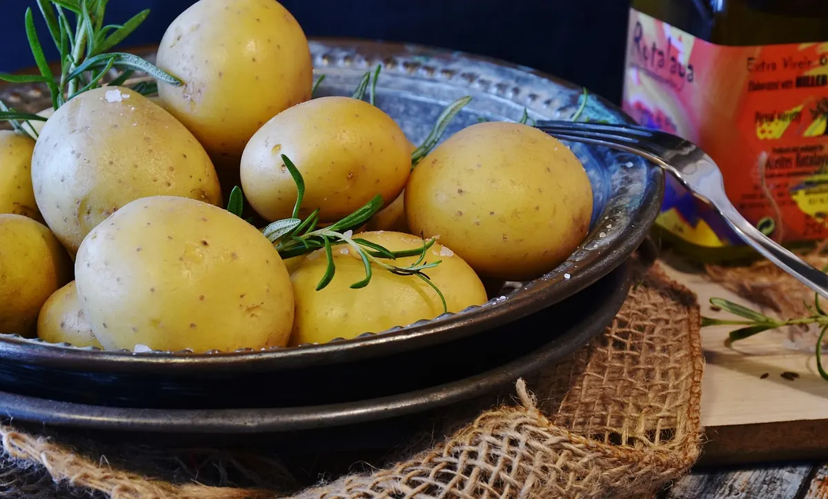 Negotiating with Potato and Oil Suppliers When Prices Spike